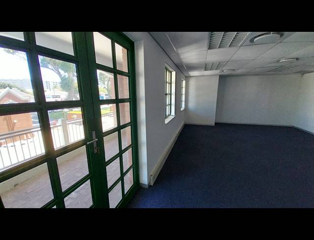1,029M² OFFICE TO LET IN CLAREMONT